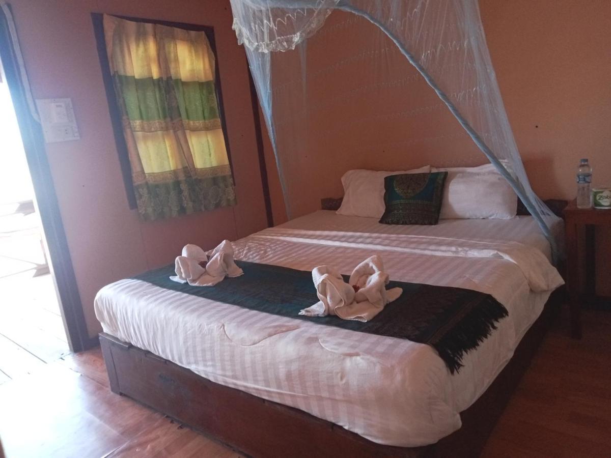 Champa Guesthouse Muang Khong Bagian luar foto