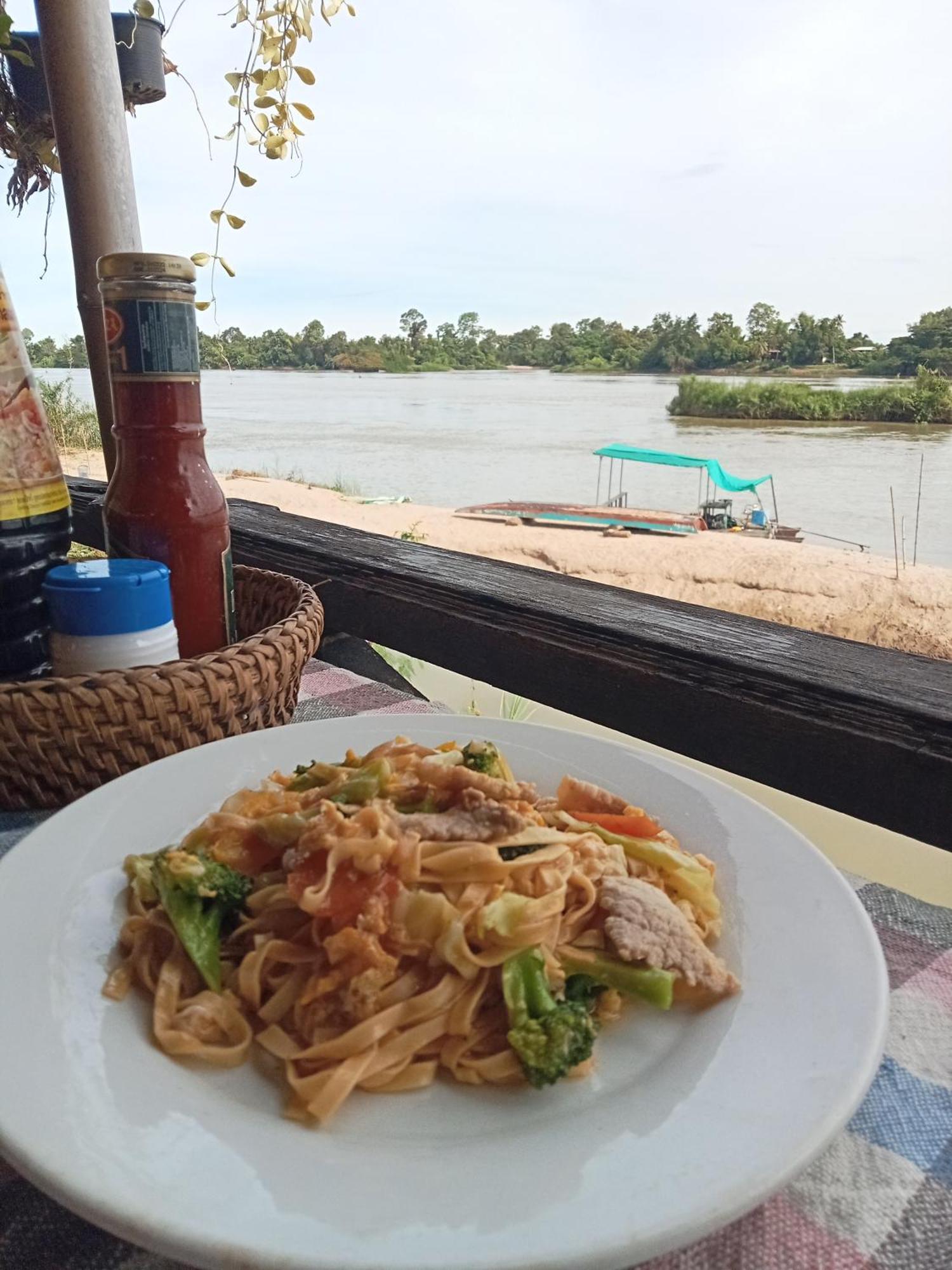 Champa Guesthouse Muang Khong Bagian luar foto